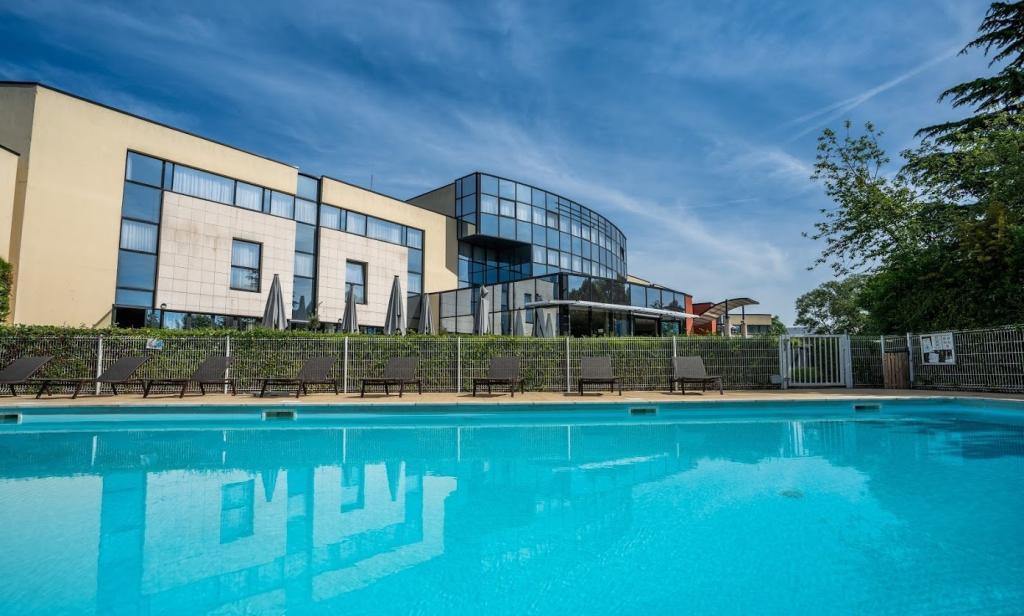Piscine du Best Western Plus Hôtel Technopole
